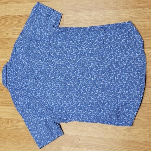 Free Planet Mens large Short Sleeve Button Up Shirt Blue Sailboats - Picture 9 of 9